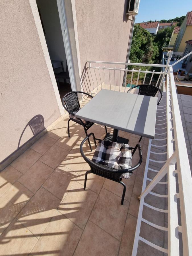 Apartments Lili Биоград-на-Мору Экстерьер фото