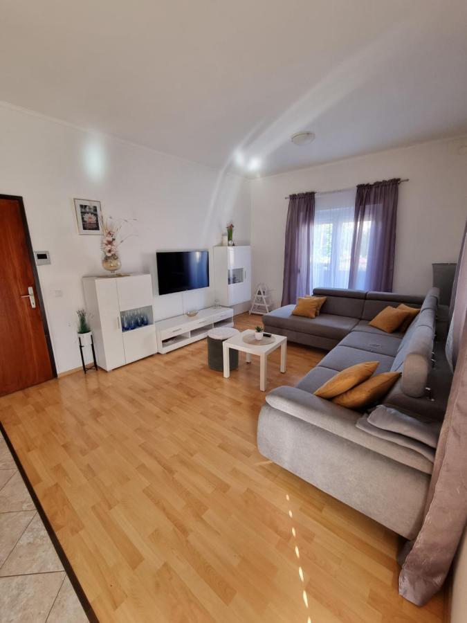 Apartments Lili Биоград-на-Мору Экстерьер фото