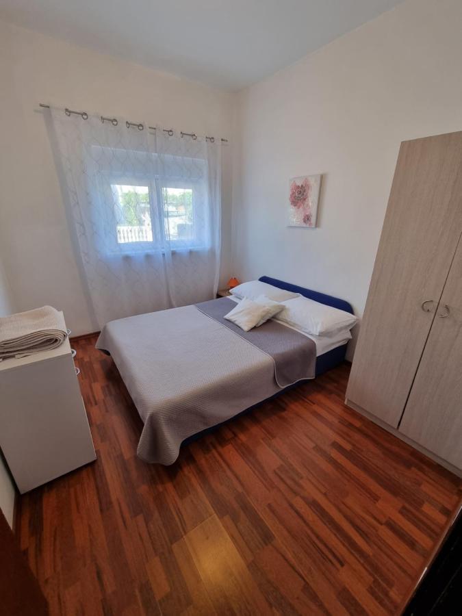 Apartments Lili Биоград-на-Мору Экстерьер фото