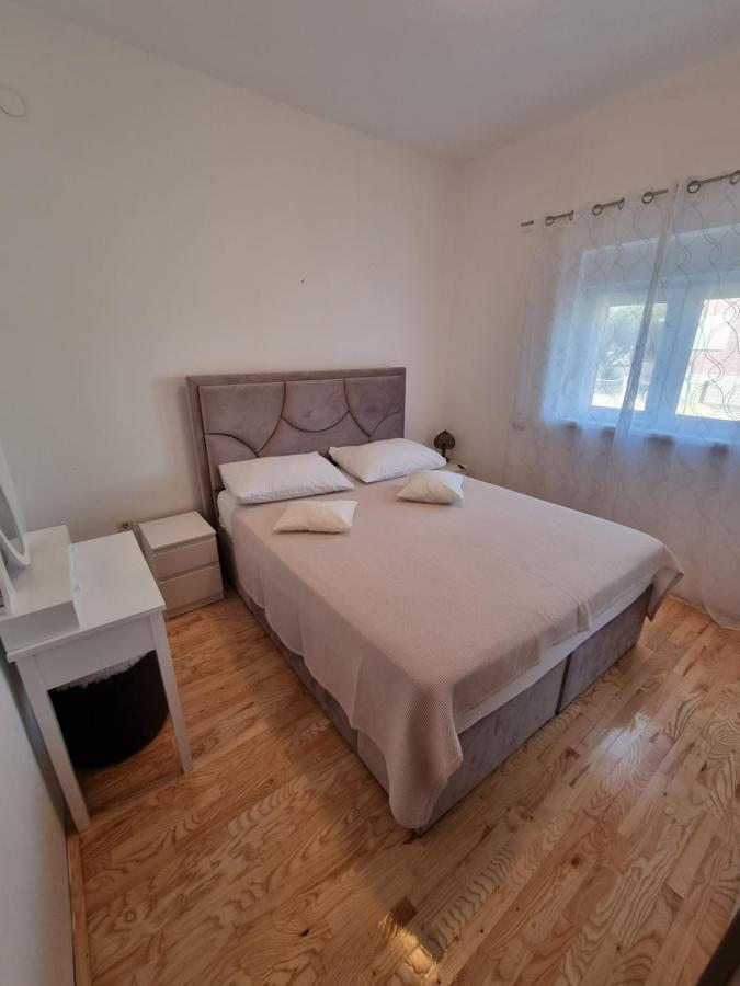 Apartments Lili Биоград-на-Мору Экстерьер фото