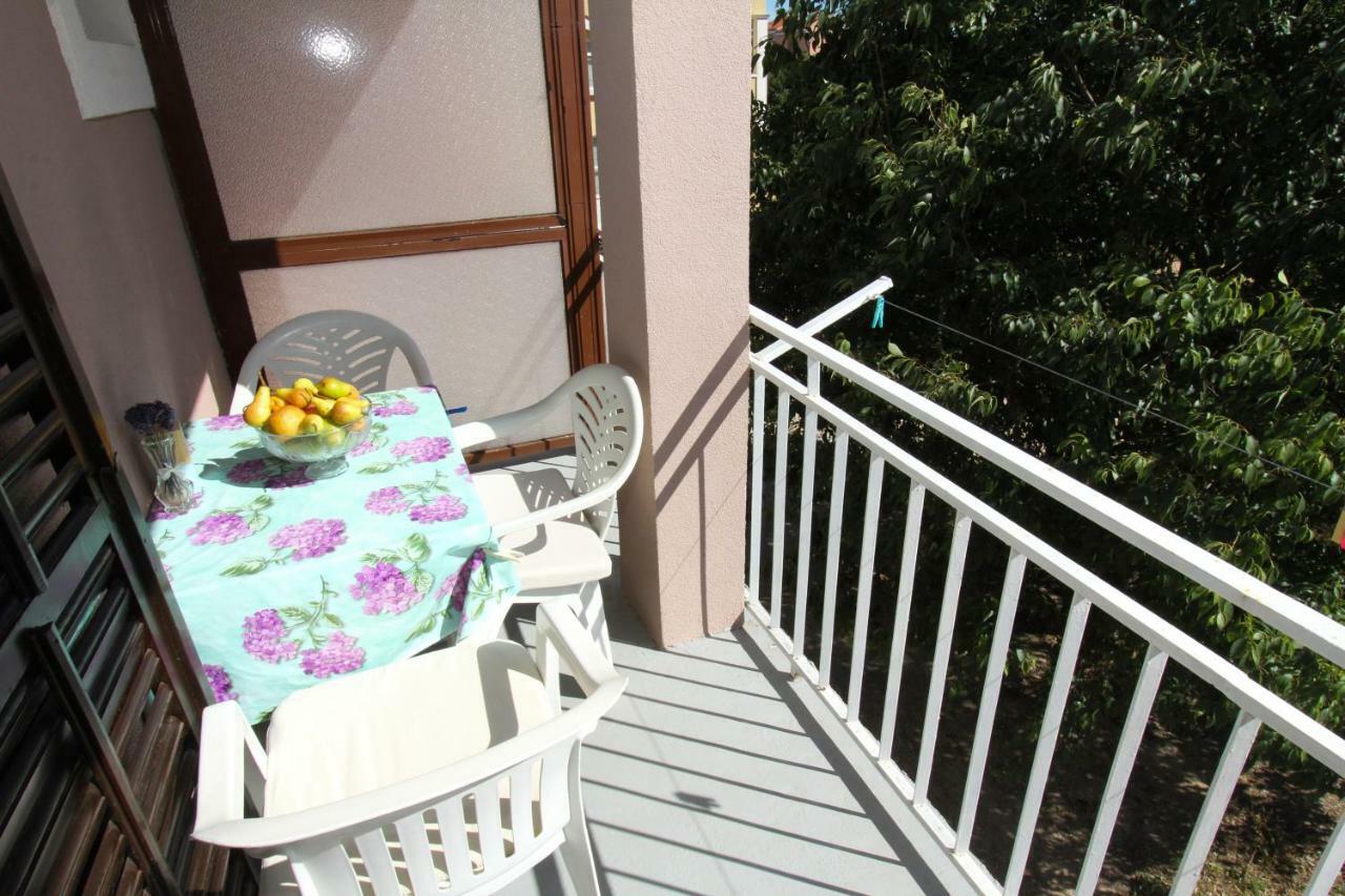 Apartments Lili Биоград-на-Мору Экстерьер фото