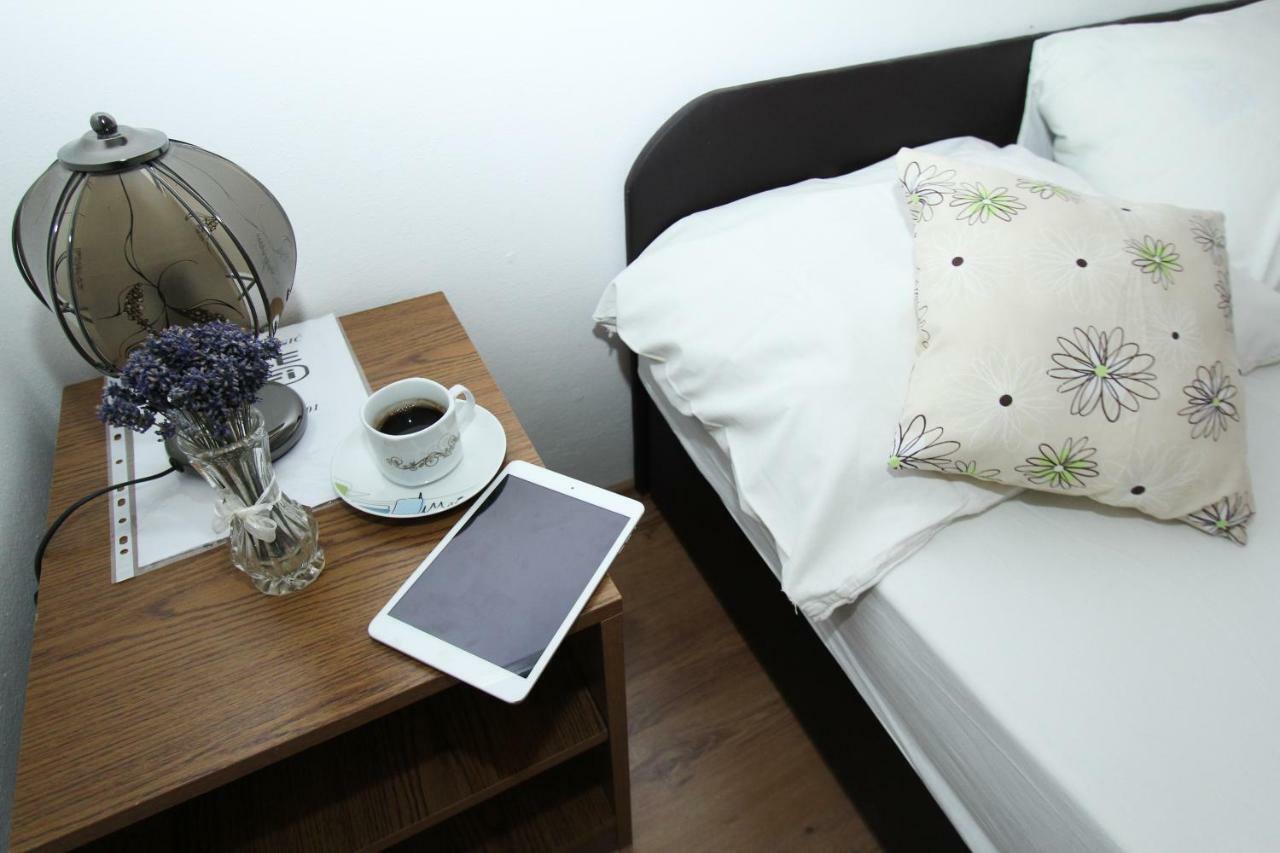 Apartments Lili Биоград-на-Мору Экстерьер фото